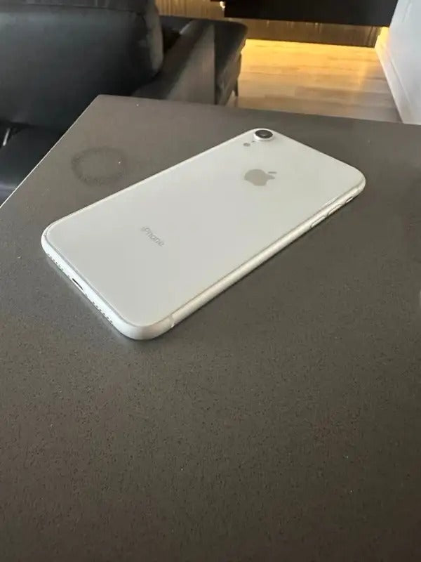 iPhone XR - 64GB - Unlocked - WHITE- $199 -