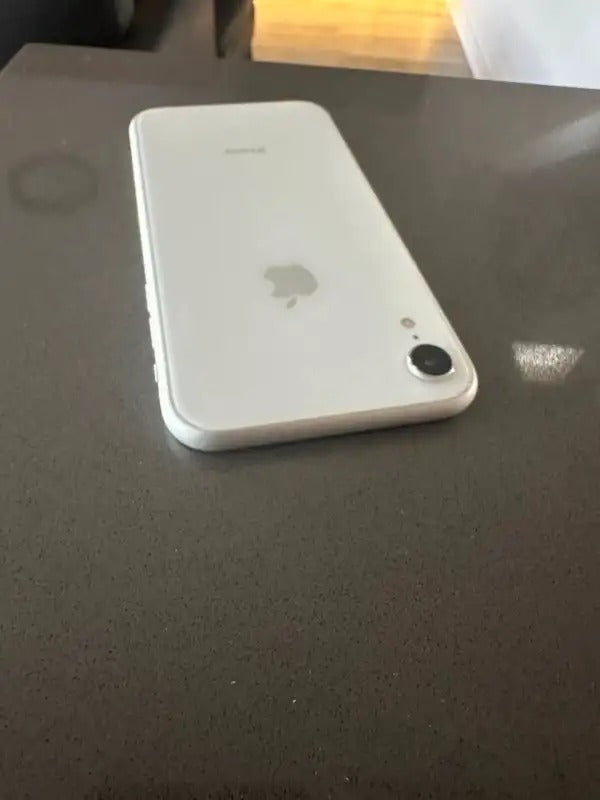 iPhone XR - 64GB - Unlocked - WHITE- $199 -