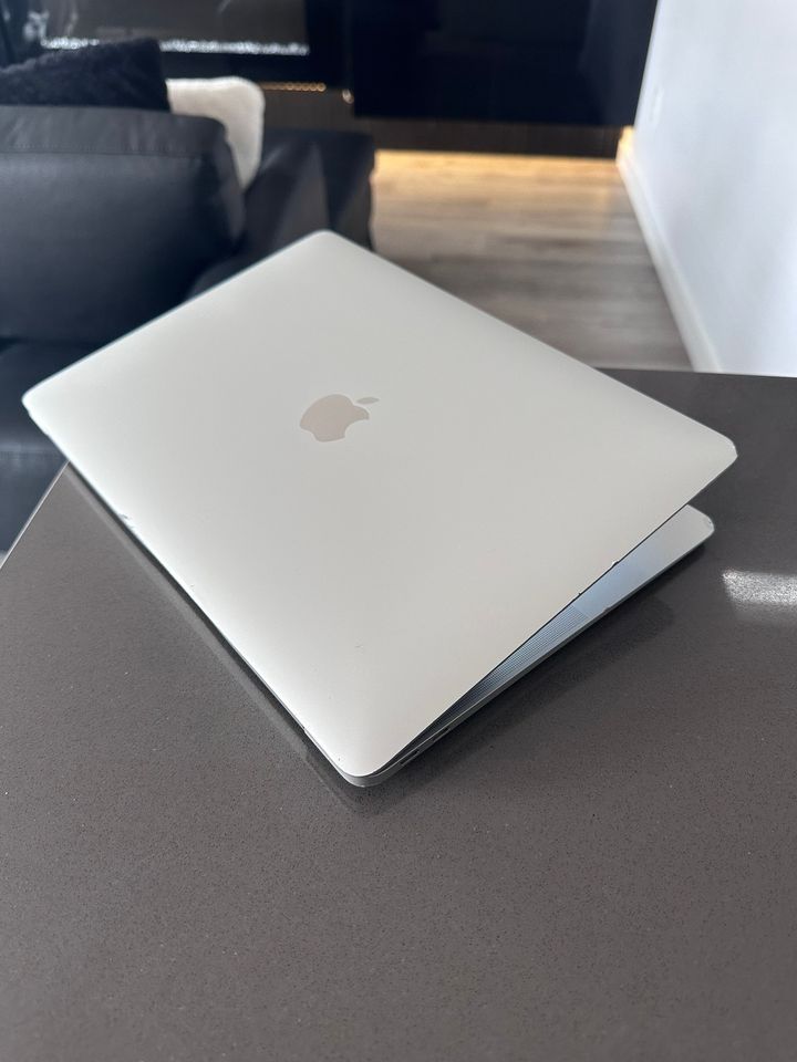 2018 Apple Macbook Air Core i5/16 GB RAM/512GB/macOS Sonoma