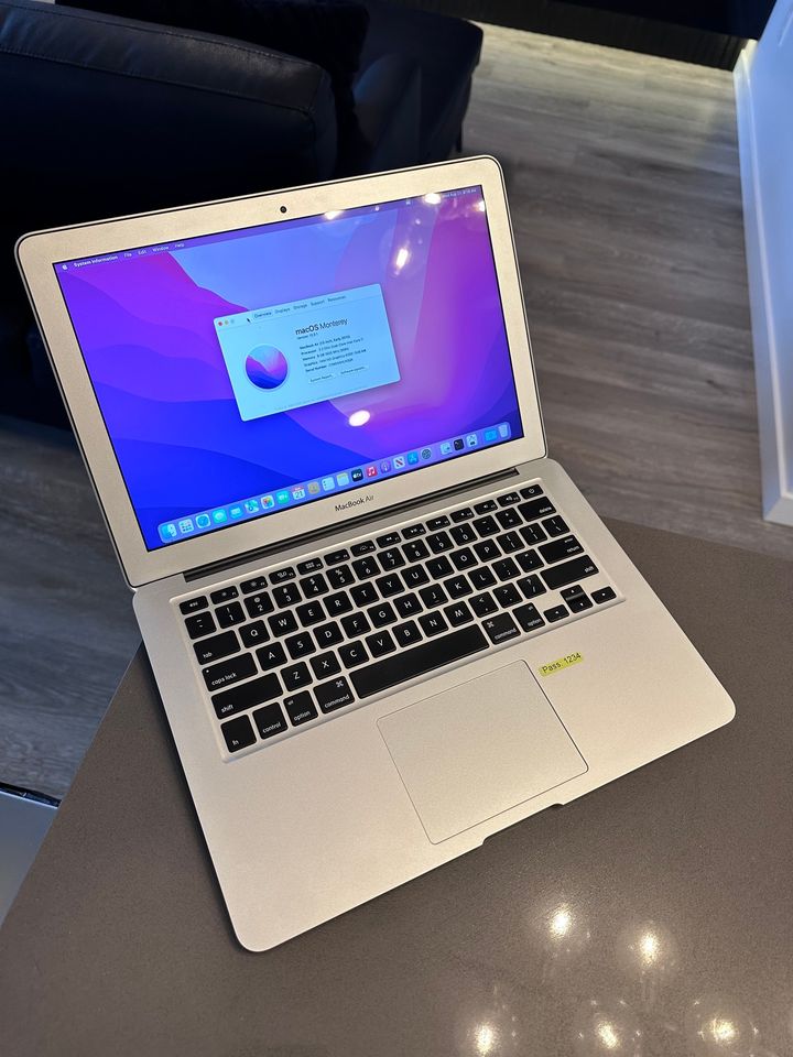 2015 Apple Macbook Air Core i7/8GB RAM/256GB SSD