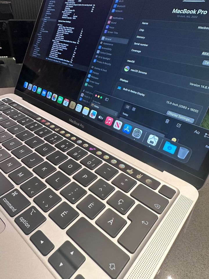 2022 Apple Macbook Pro- M2- Touchbar / 100% Battery