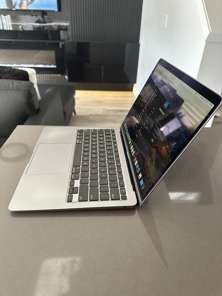 2020 Apple Macbook Air- M1/ macOS Sequoia $740