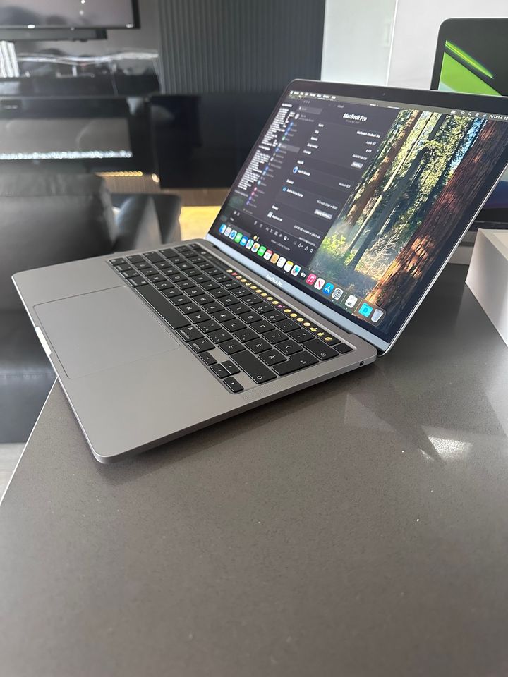 2022 Apple Macbook Pro- M2- Touchbar / 100% Battery / macOS Sequoia