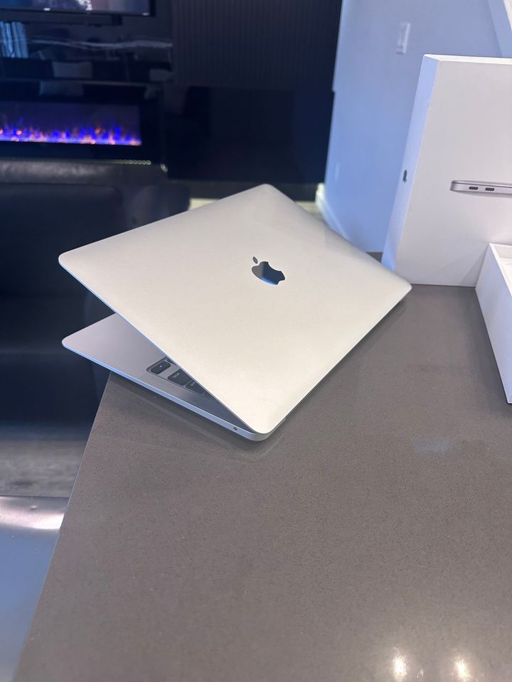 2020 Apple Macbook Air- M1/ macOS Sequoia With Box $740