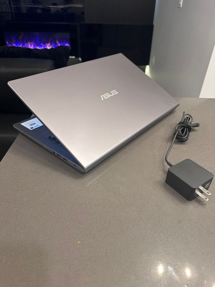 ASUS X515 Slate Grey / 15.6" / Intel i5 10th Gen QUAD Core / 8GB / 1TB SSD