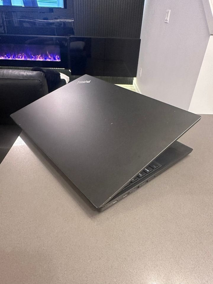 Lenovo ThinkPad E595 /QUAD Core Ryzen 5 / 16GB/512GB SSD/Win 11/Radeon VEGA