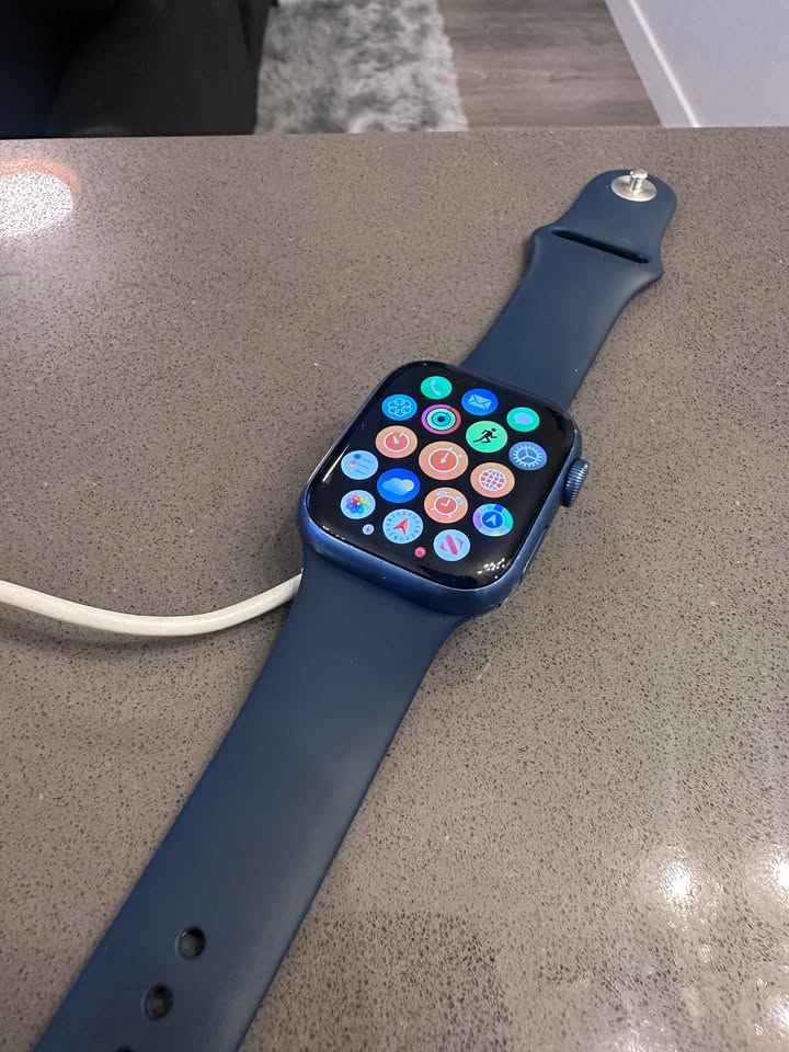 Apple Watch Series 7 (GPS) 41mm Blue Aluminum