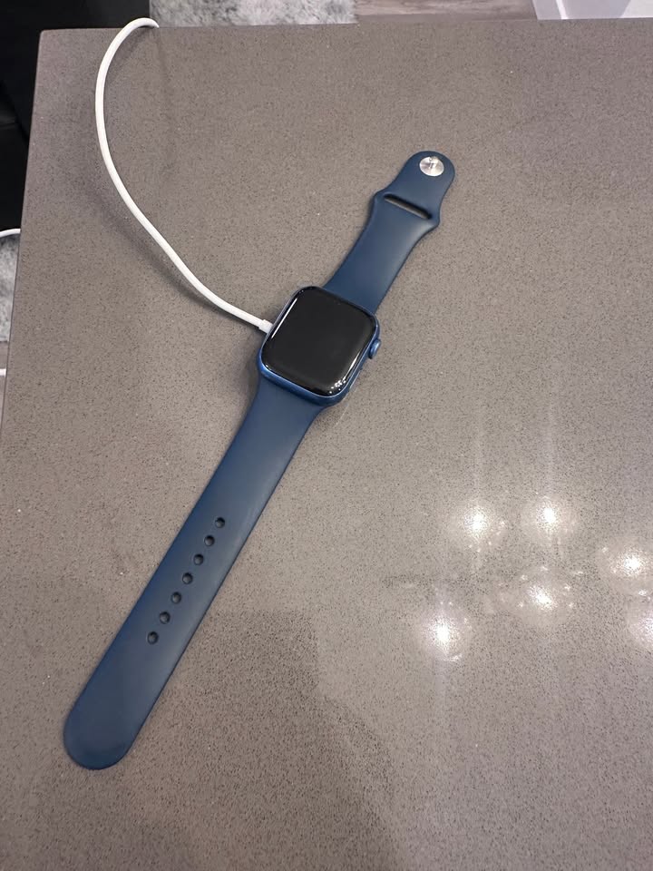 Apple Watch Series 7 (GPS) 41mm Blue Aluminum