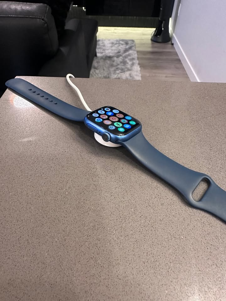 Apple Watch Series 7 (GPS) 41mm Blue Aluminum