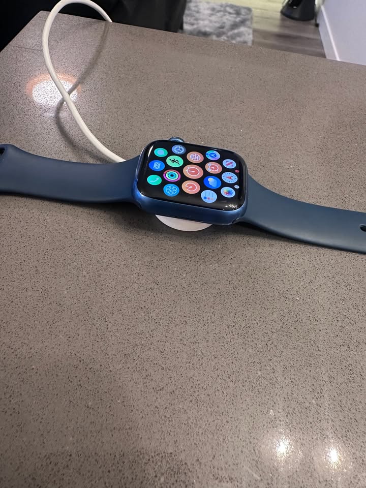 Apple Watch Series 7 (GPS) 41mm Blue Aluminum