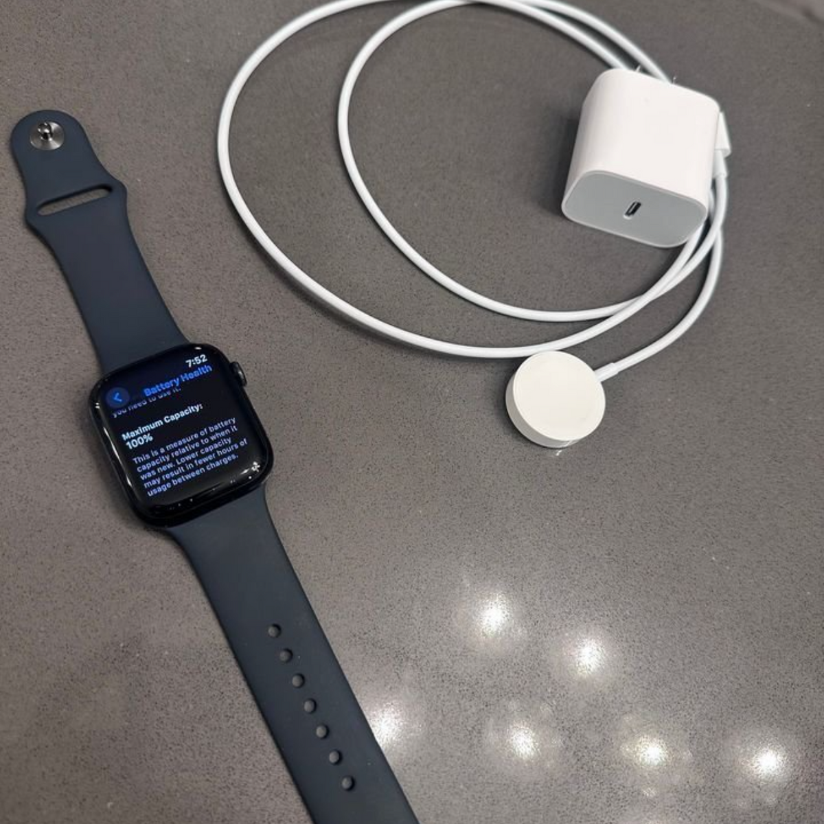 Apple Watch Series 9 (GPS + Cellular) 45mm Midnight + Charger