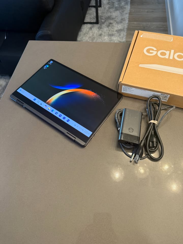 Samsung Galaxy Book3 360 13.3" AMOLED | i7 (13th Gen) | 16GB DDR4x | 256 GB SSD | Touchscreen