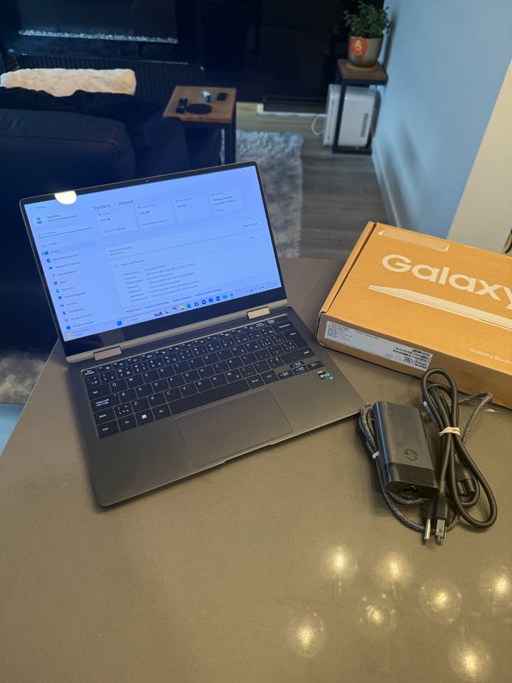 Samsung Galaxy Book3 360 13.3" AMOLED | i7 (13th Gen) | 16GB DDR4x | 256 GB SSD | Touchscreen