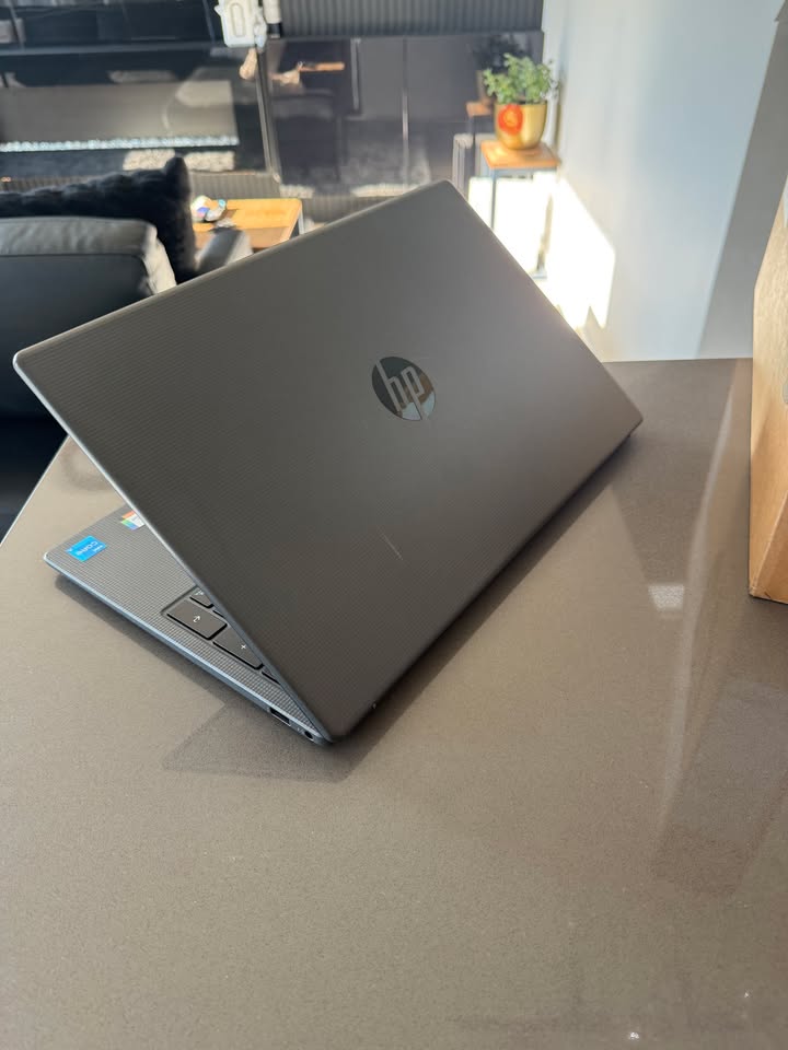 2025 HP 15-fd0128ca 15.6" FHD Laptop | Intel Core i5 (13th Gen) | 16GB RAM | 512GB SSD | Windows 11