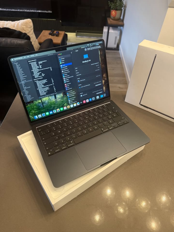 2022 Apple MacBook Air 13.6" | M2 | 8GB RAM | 256GB SSD