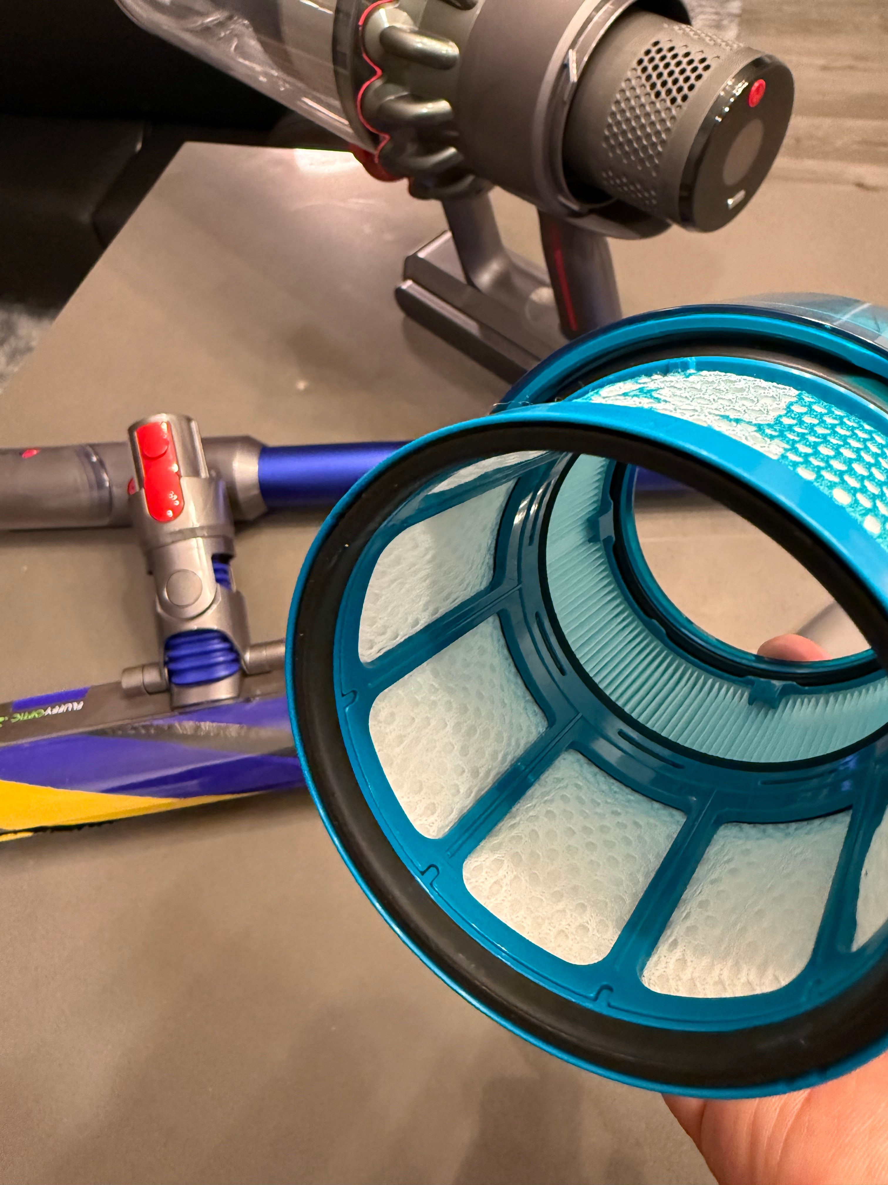 Dyson Gen5outsize Cordless Stick Vacuum -LIKE NEW