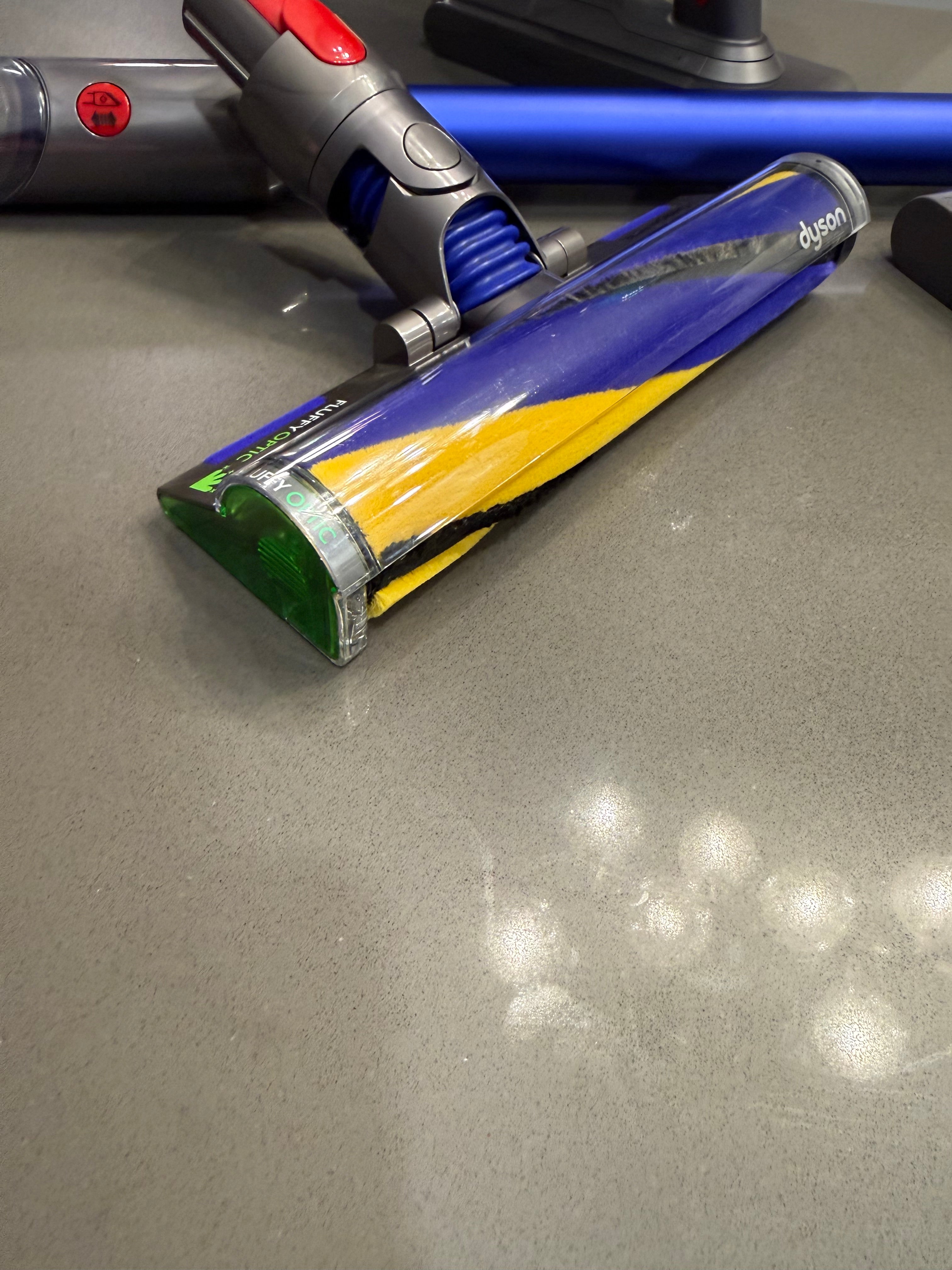 Dyson Gen5outsize Cordless Stick Vacuum -LIKE NEW