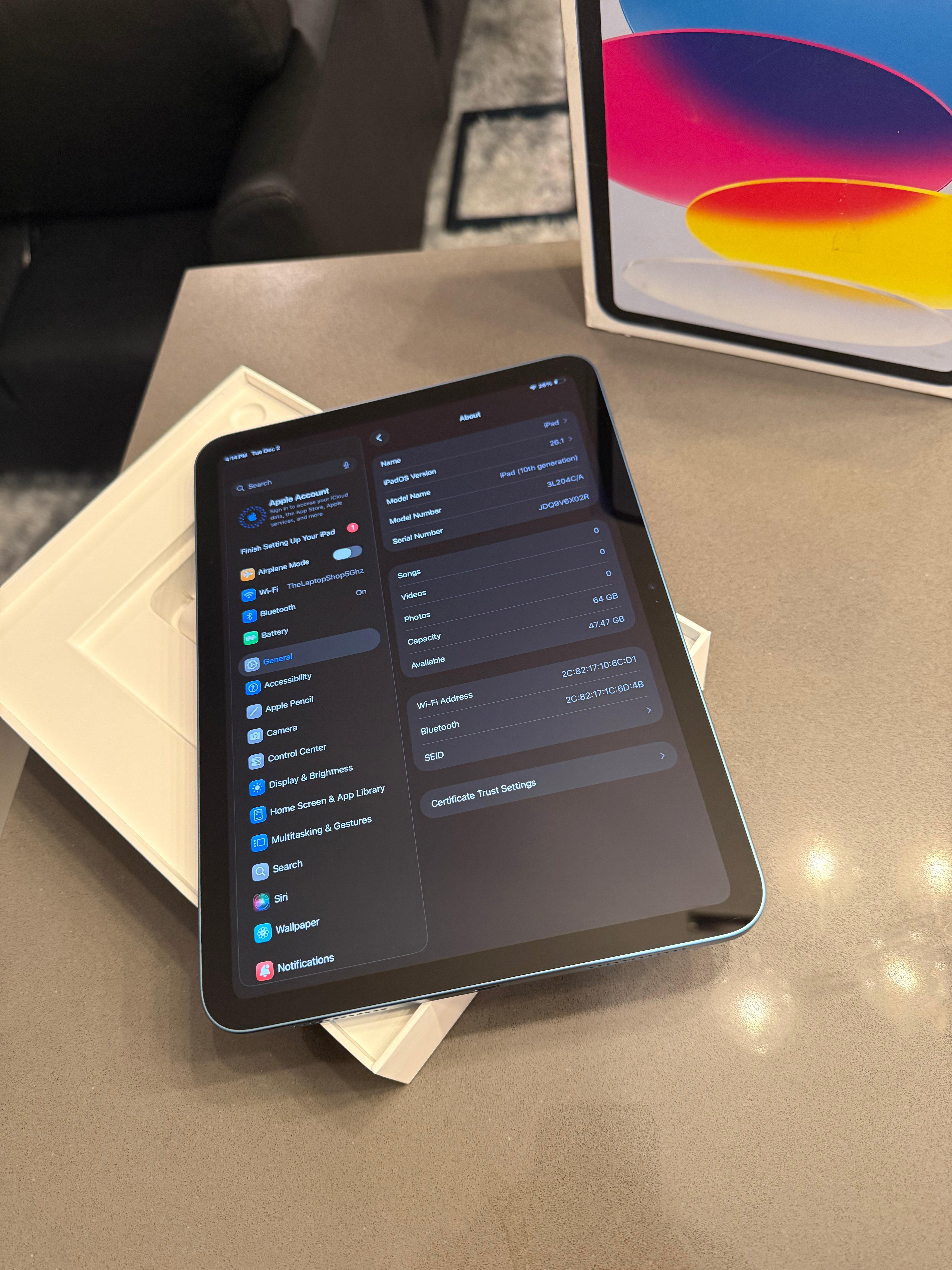 Apple iPad 10th Gen 10.9" – 64GB – Blue + Box