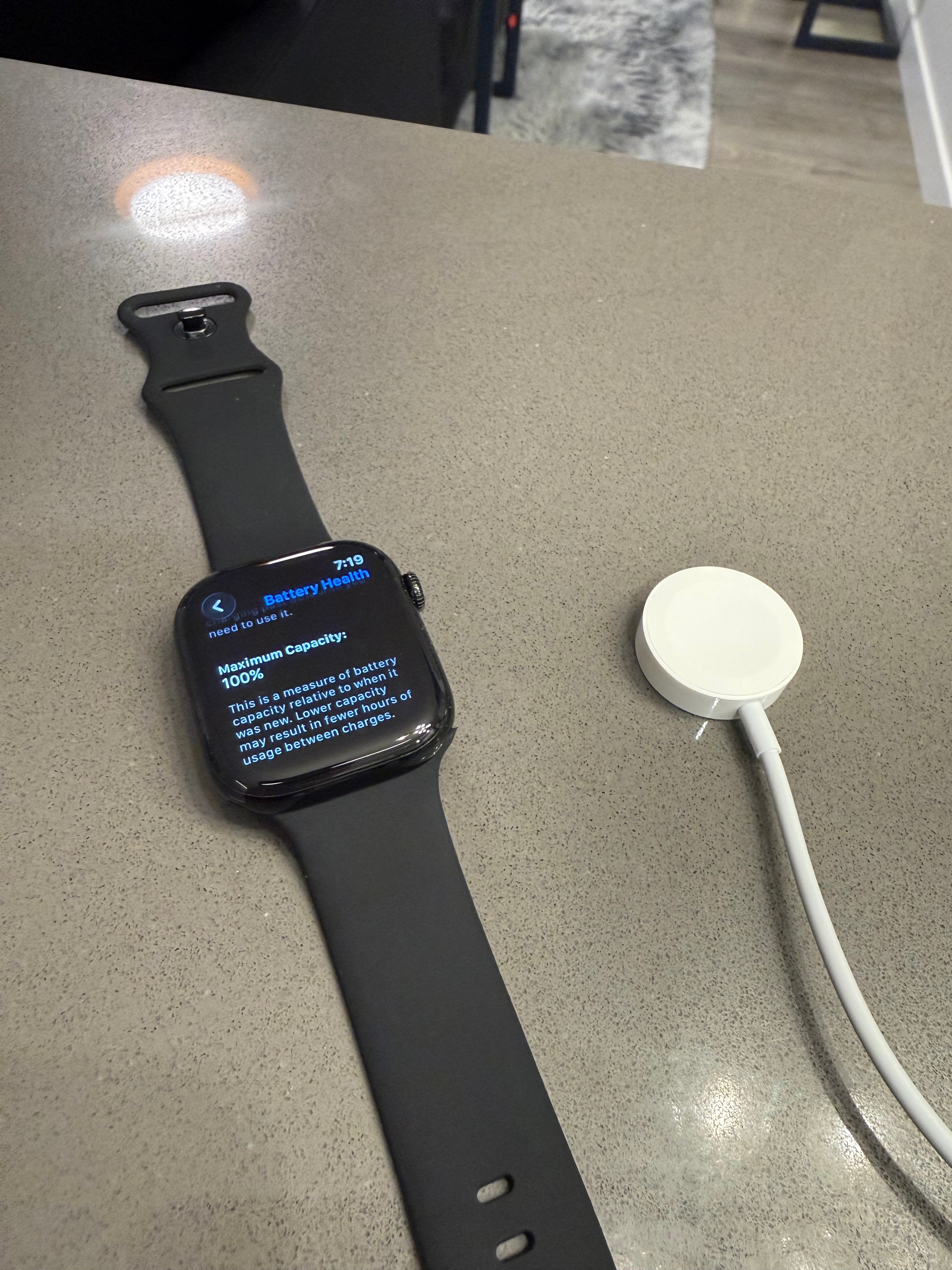 Apple Watch Series 10 GPS 46mm + Charger