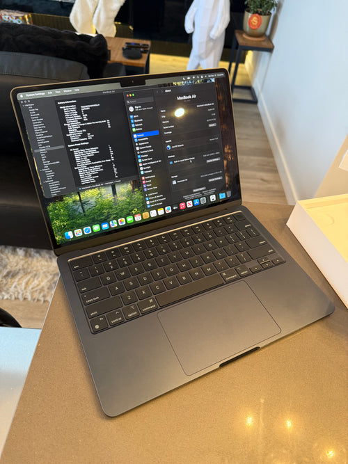 Apple Macbook Air 13.6" Midnight/ M2 - 8 CORE/ Buy Now Pay Later