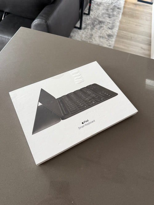 Apple Smart Keyboard for iPad (8th/7th Gen), iPad Air (3rd Gen) &amp; iPad Pro 10.5" - Black - English