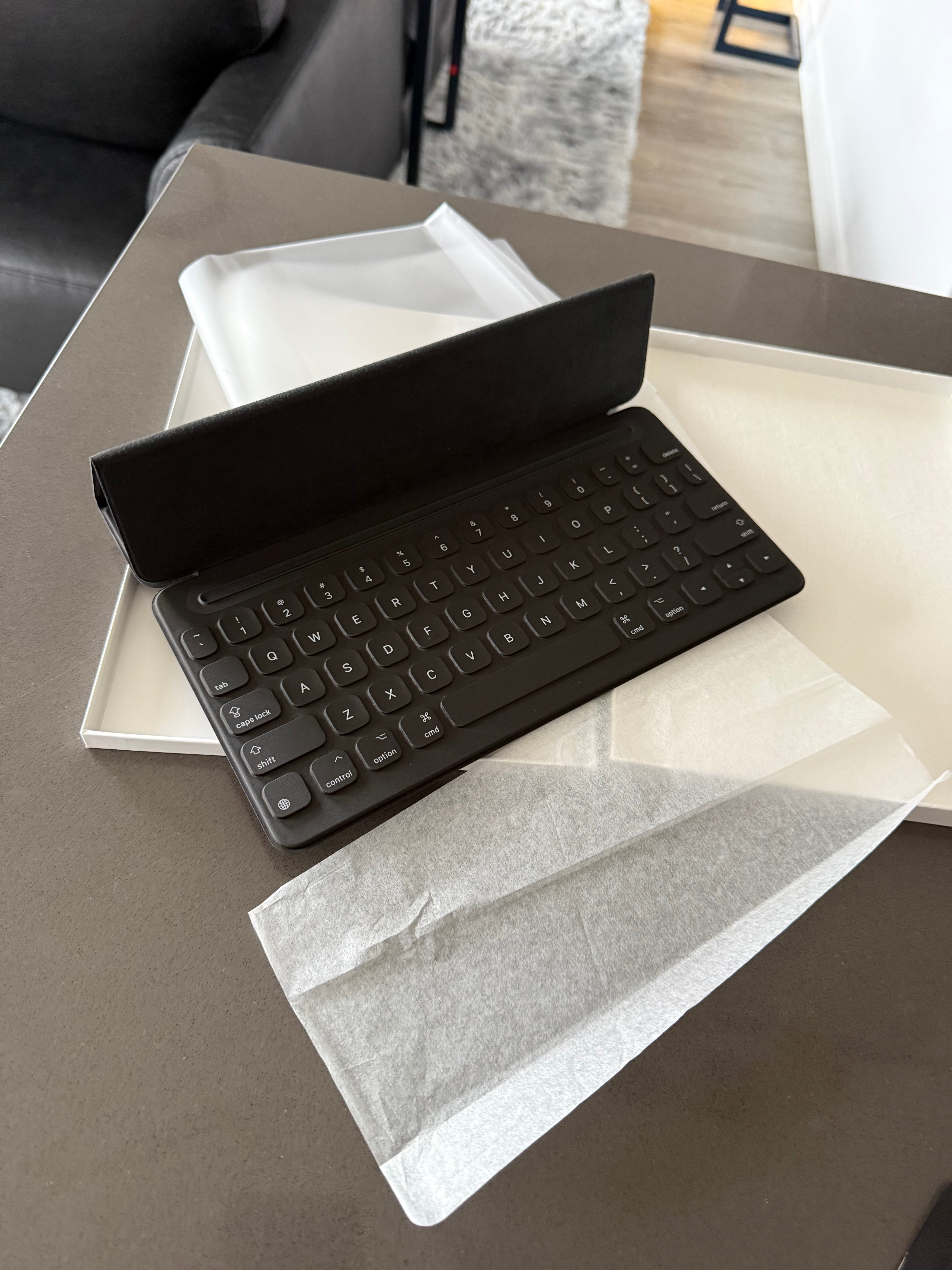 Apple Smart Keyboard for iPad (8th/7th Gen), iPad Air (3rd Gen) &amp; iPad Pro 10.5" - Black - English