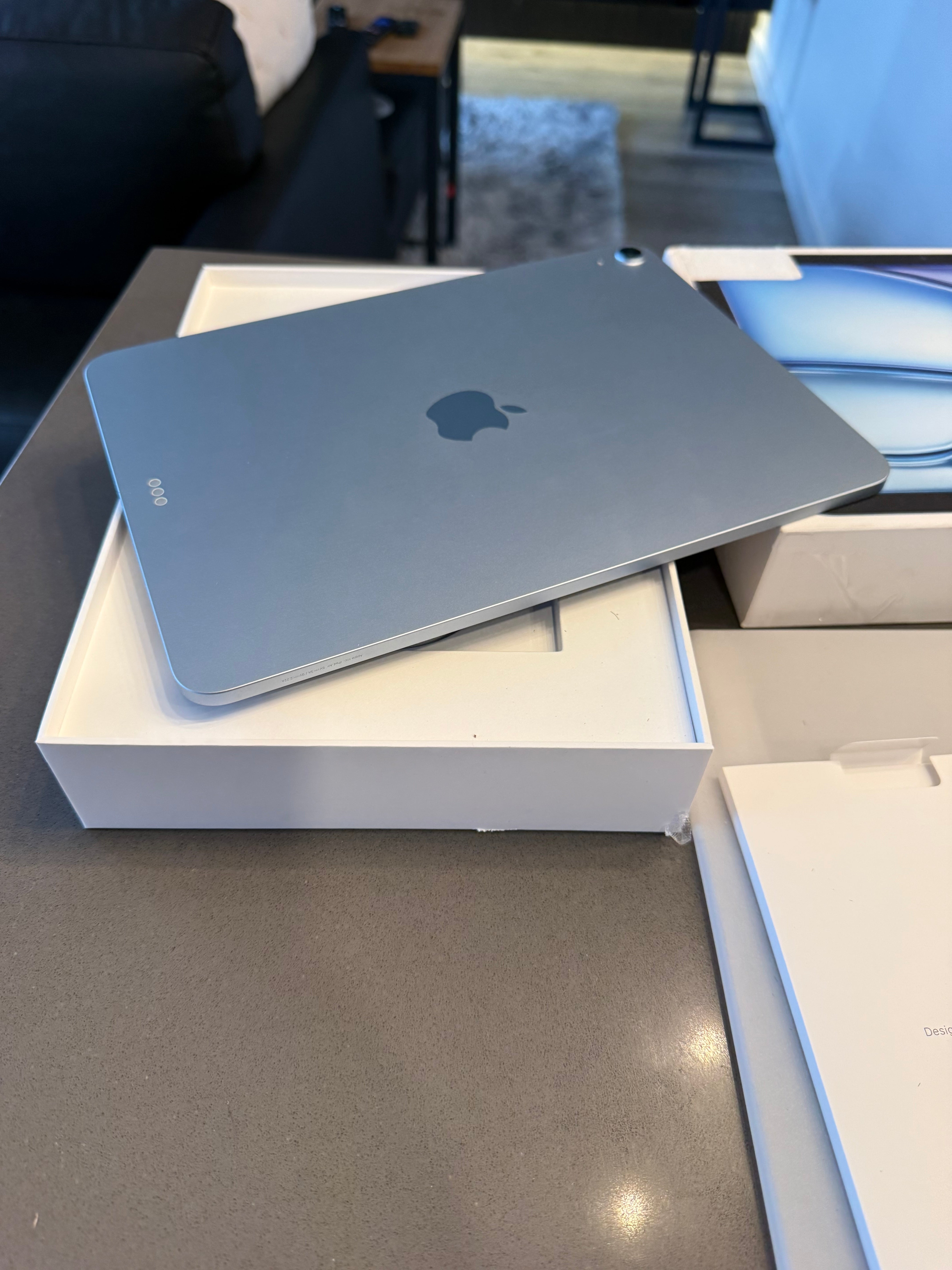 iPad Air M3 (2024) 11-inch 128 GB-Open box