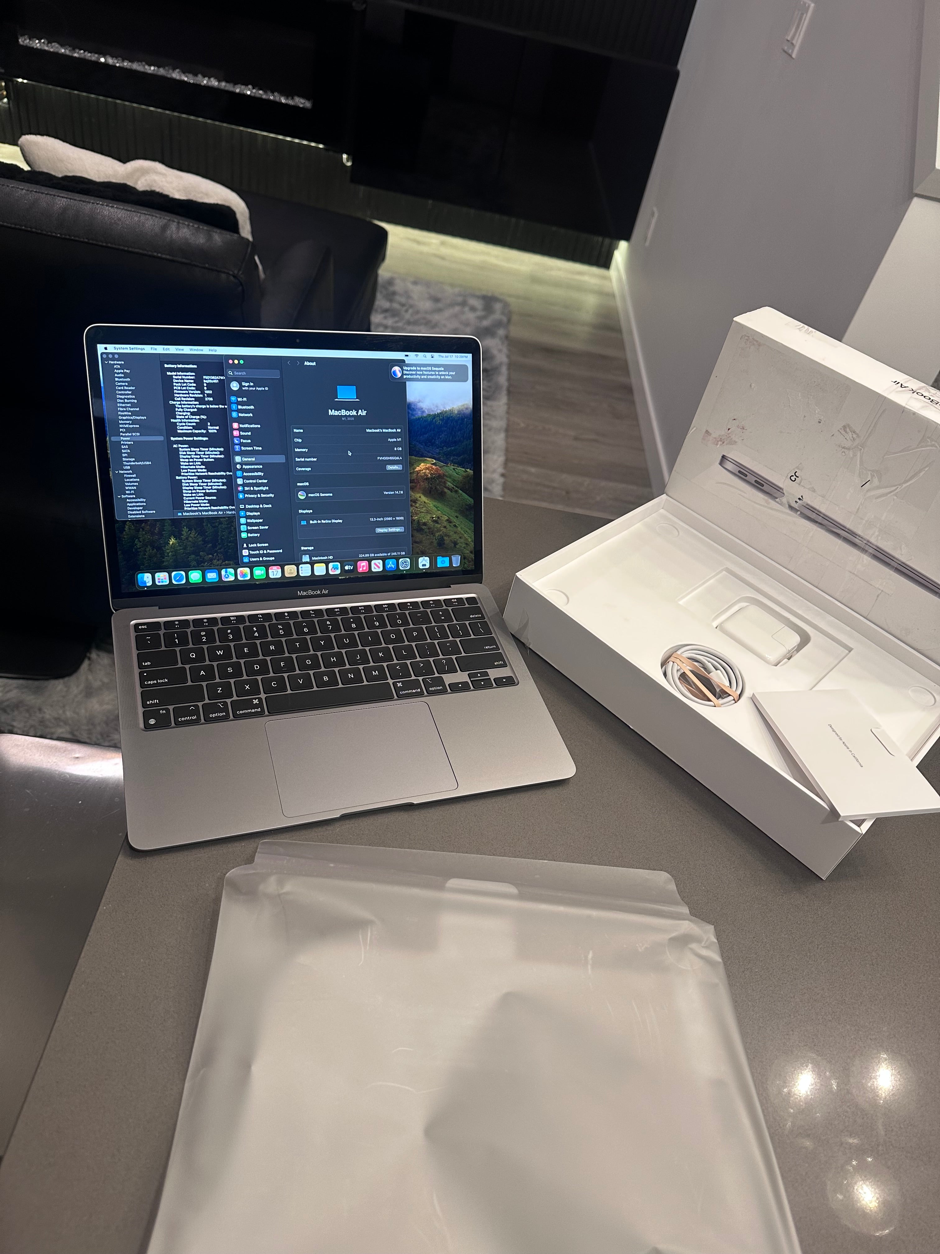 2020 Apple Macbook Air Space Grey- M1/ English  100% Batt macOS Sonoma