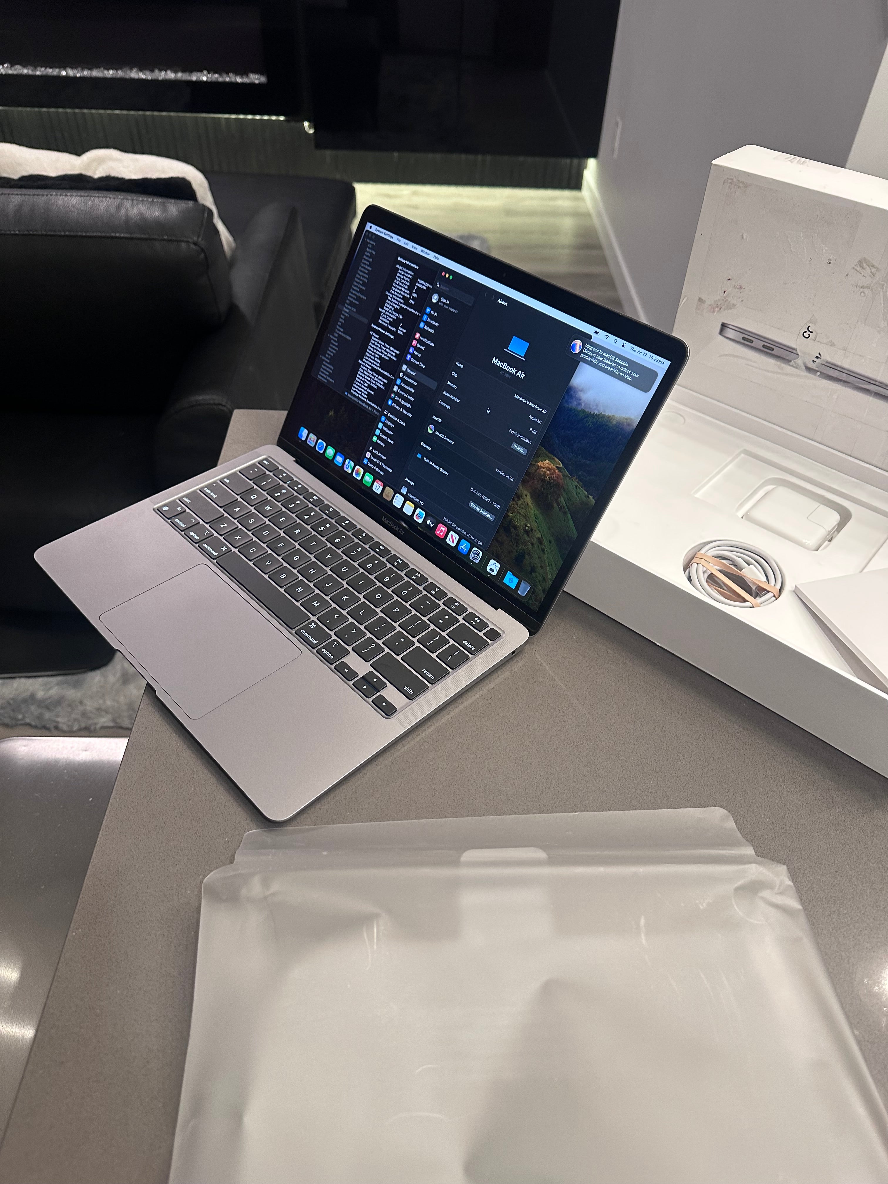 2020 Apple Macbook Air Space Grey- M1/ English  100% Batt macOS Sonoma