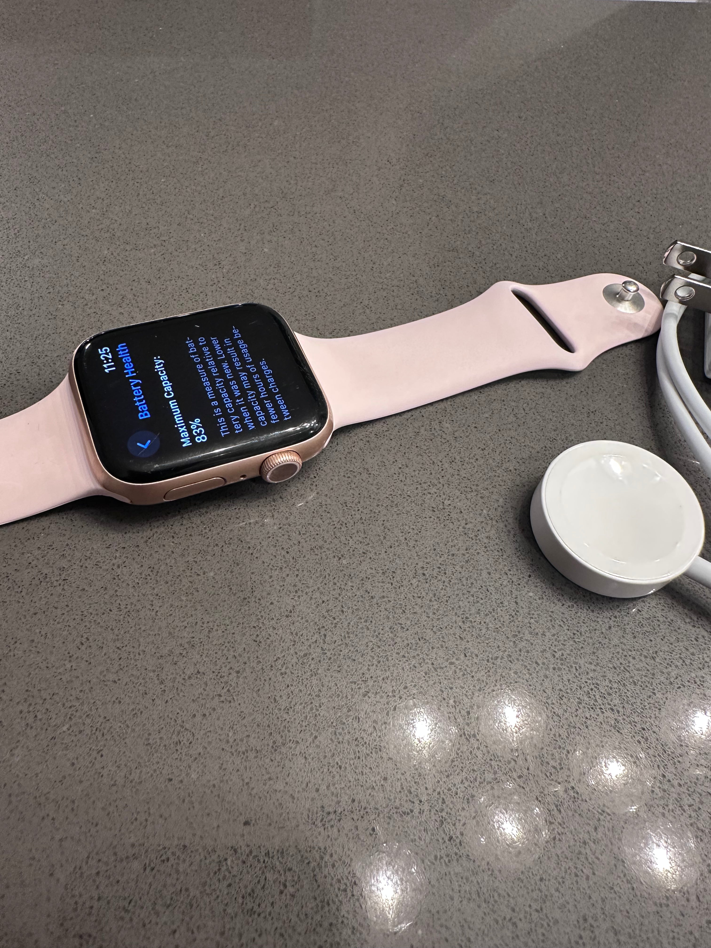 Apple Watch Series 6 44mm Gold/Pink Band+ Charger