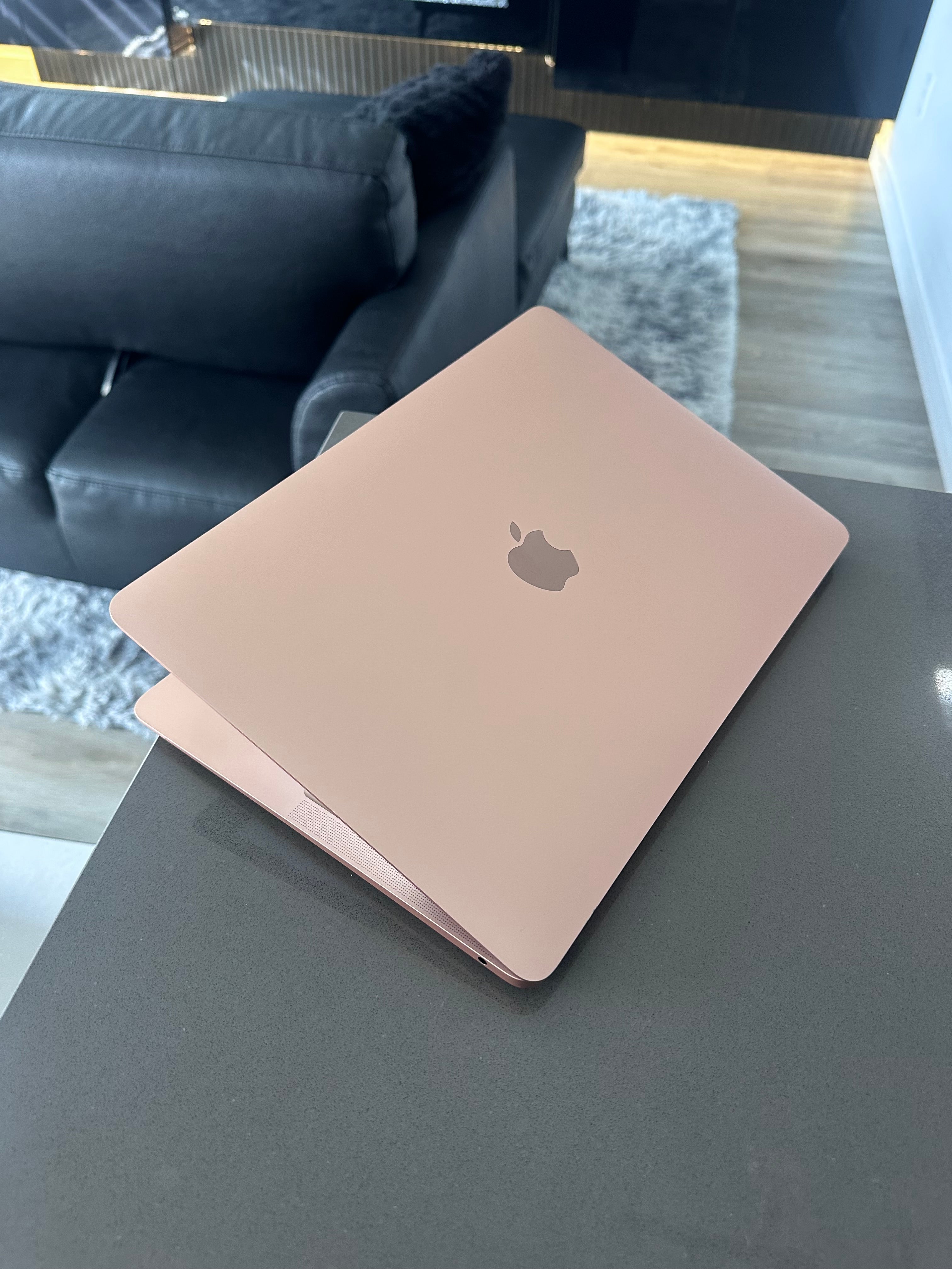 2020 Apple Macbook Air Retina / Gold -8 GB-256 GB