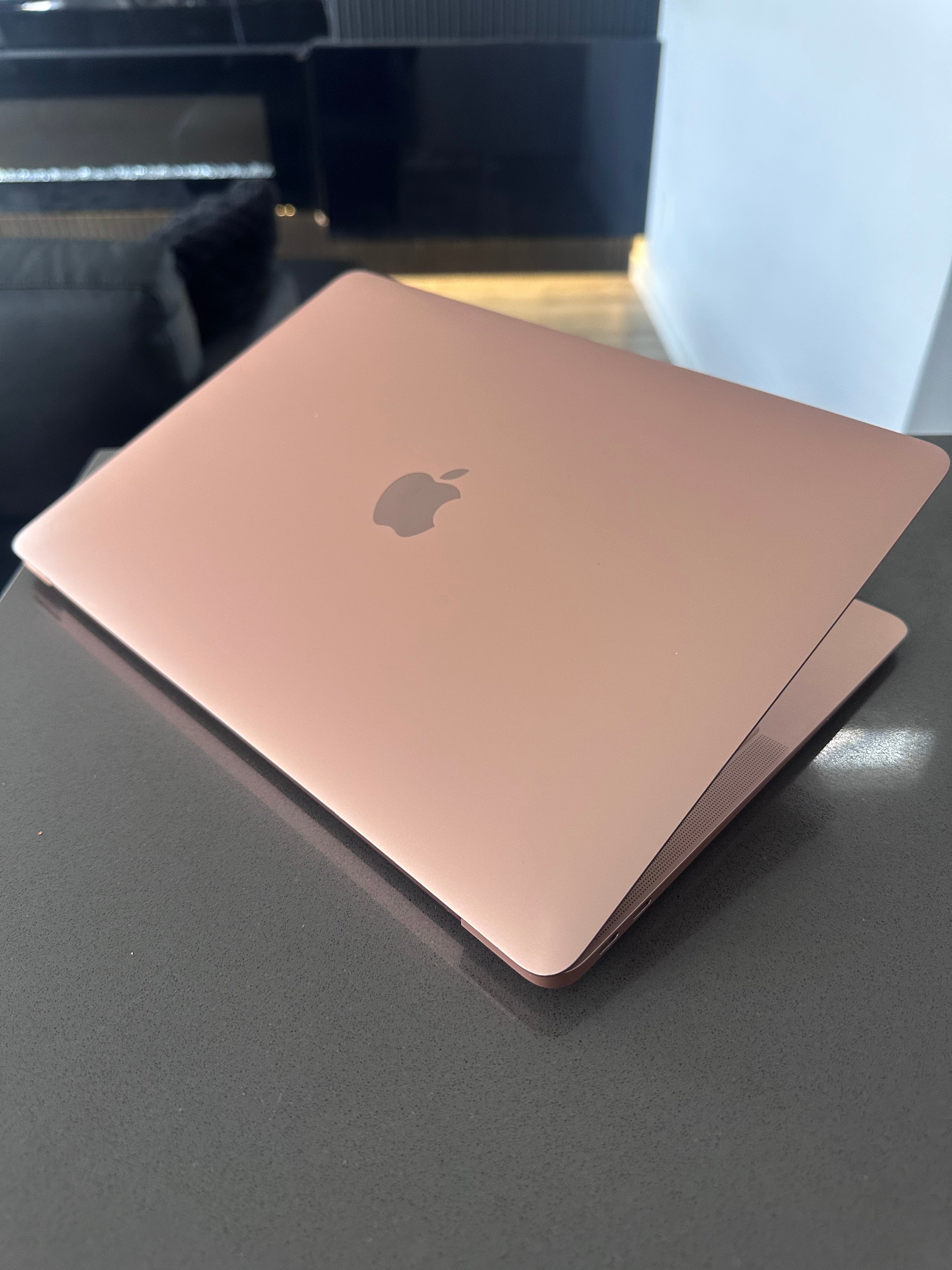 2020 Apple Macbook Air Retina / Gold -8 GB-256 GB