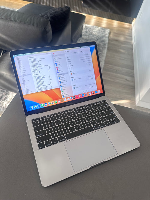 2017 Apple Macbook Pro Core i7/16 GB RAM/256 GB /&nbsp;