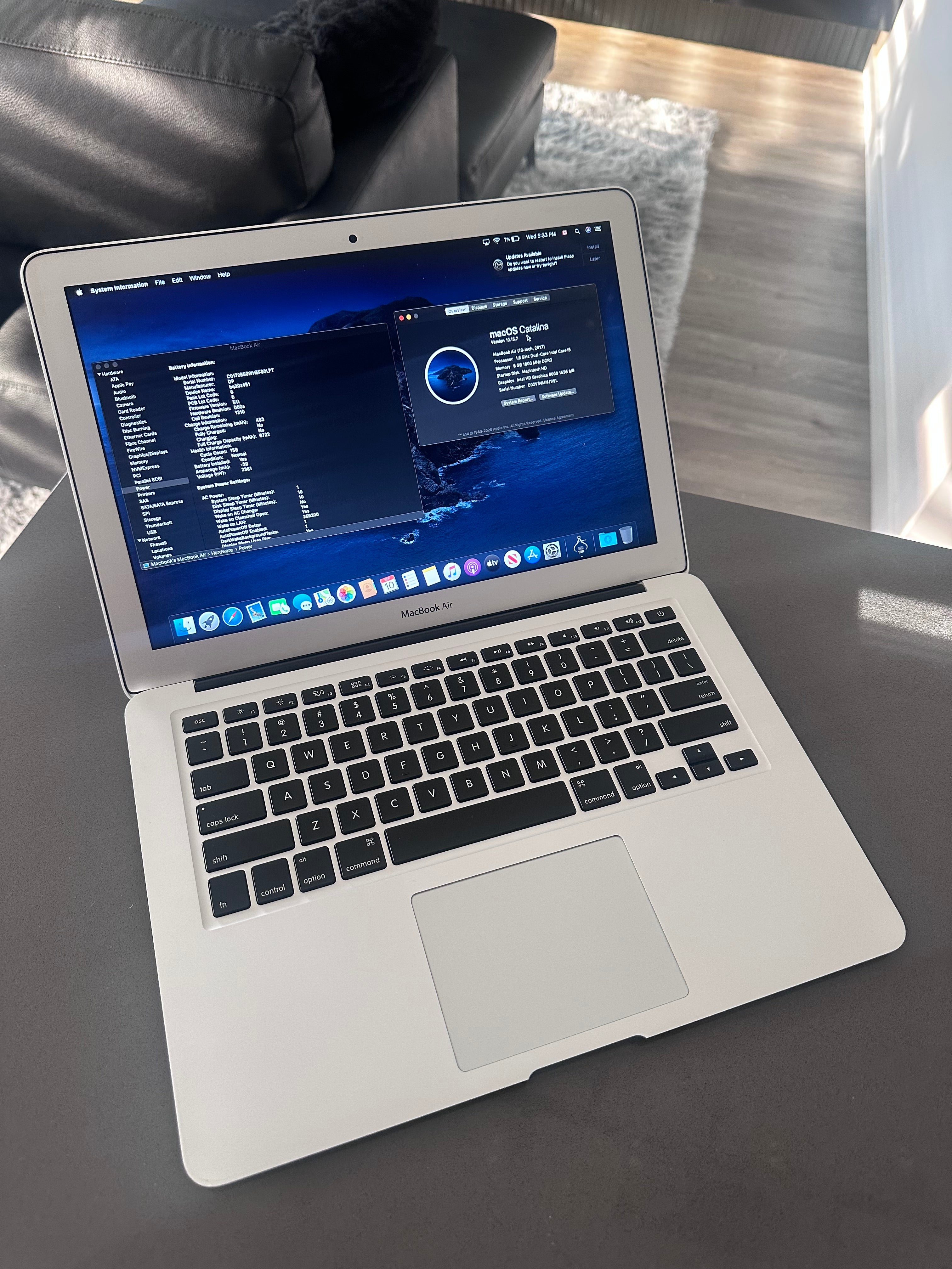 2017 Apple Macbook Air 13" /Intel Core i5/8GB RAM/158 Cycles Only!