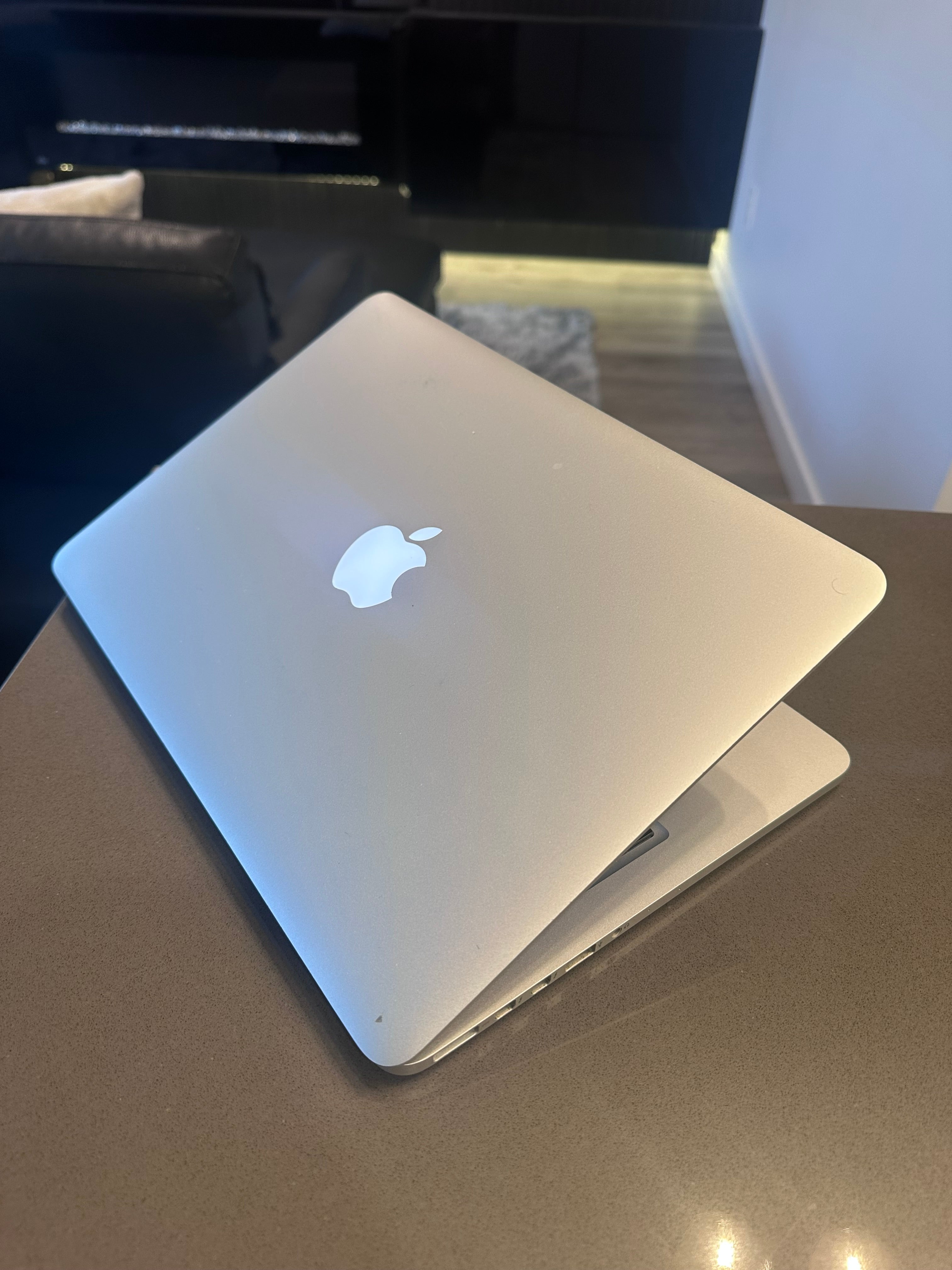 2014 Apple Macbook Pro Retina/Core i5 2.6Ghz /8 GB/&nbsp;