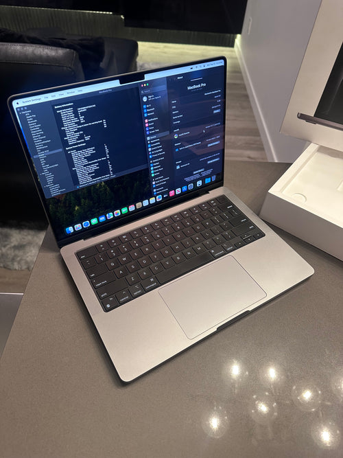 Late 2023 Apple Macbook Pro 14"/ M3 -10-Core - 8 GB - 512 GB