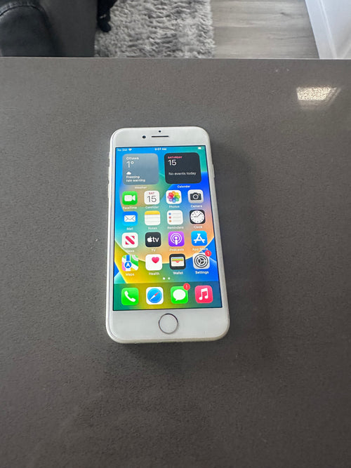 Unlocked Apple iPhone 8 Smartphone - Silver- 10/10 Condition/64GB