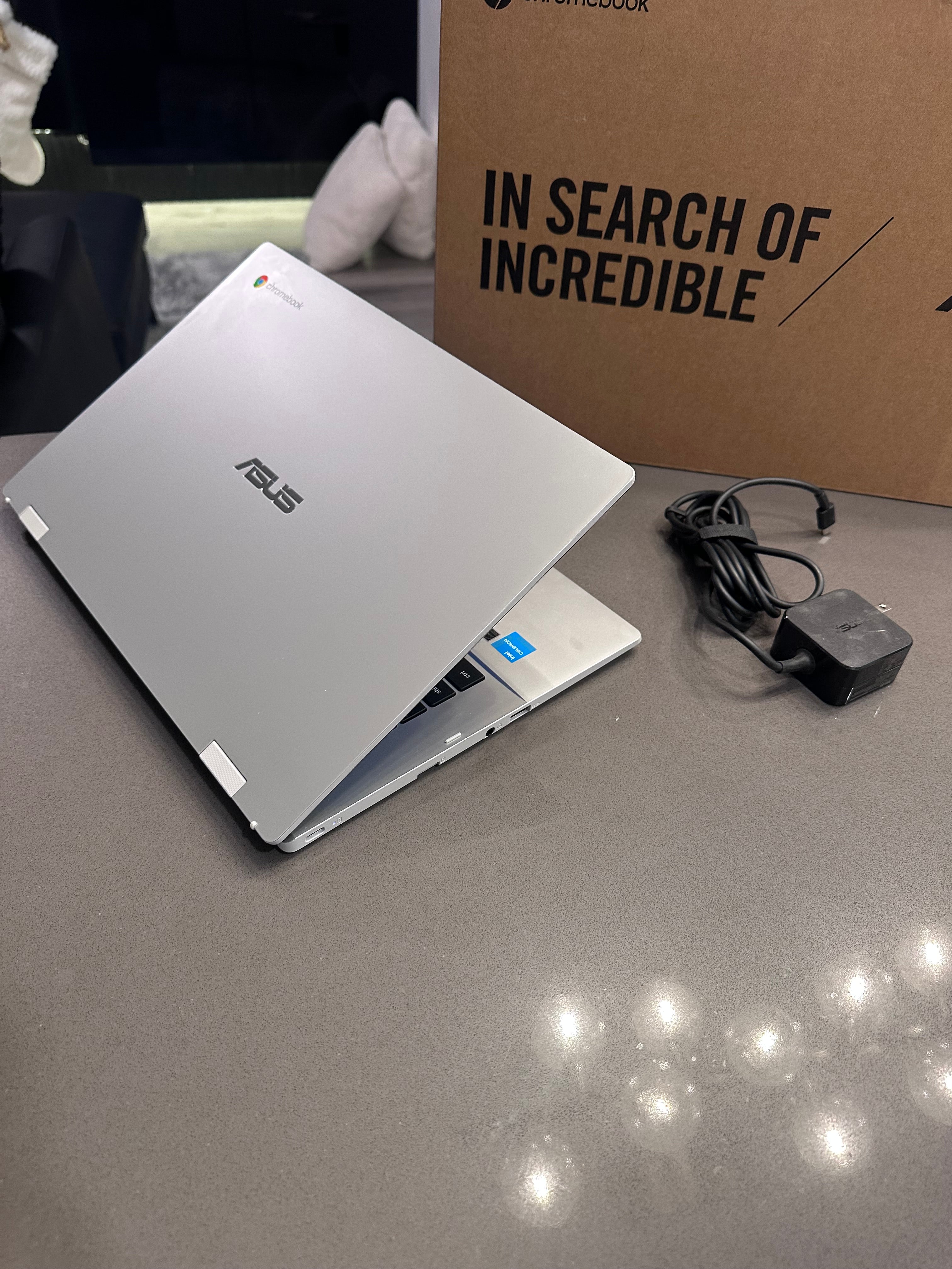 Asus Chromebook, 14" FHD NanoEdge Display, Intel QUAD Core