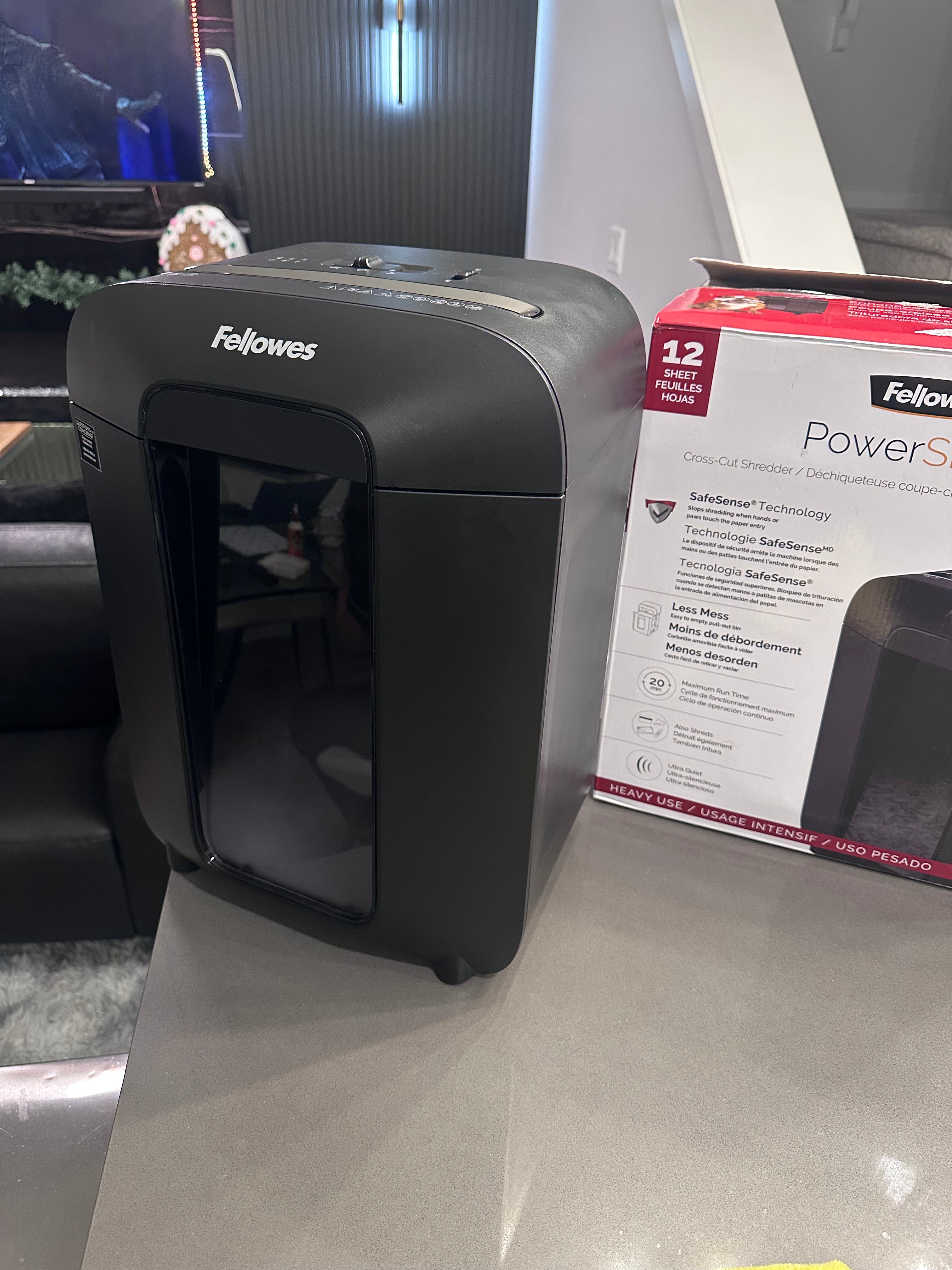 Fellowes PowerShred LX85 – 12-Sheet Cross-Cut Shredder