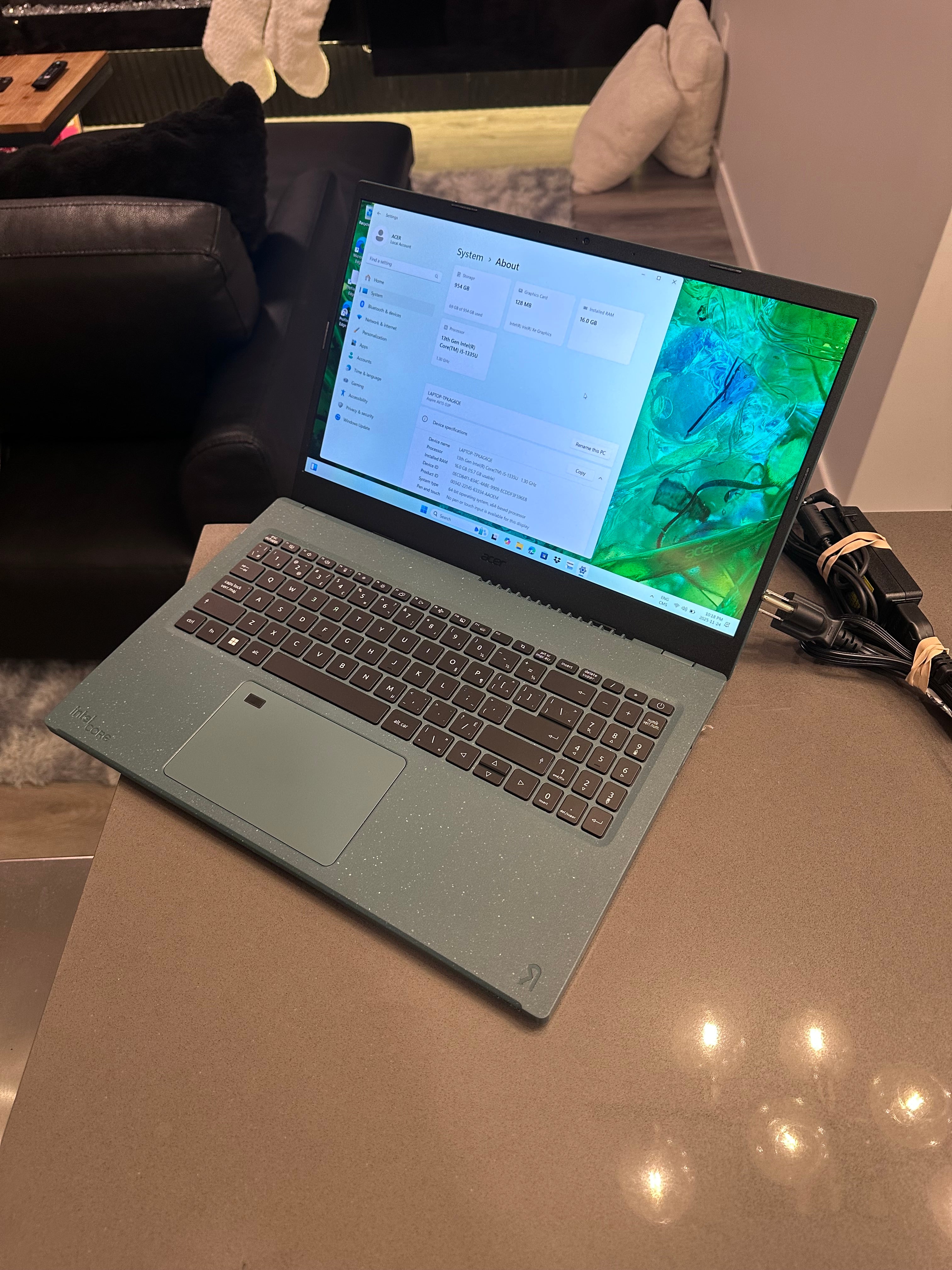 Acer Vero 15.6" Laptop/ 10 CORE i5 13th Gen/ 16 GB/1 TB SSD/Win 11