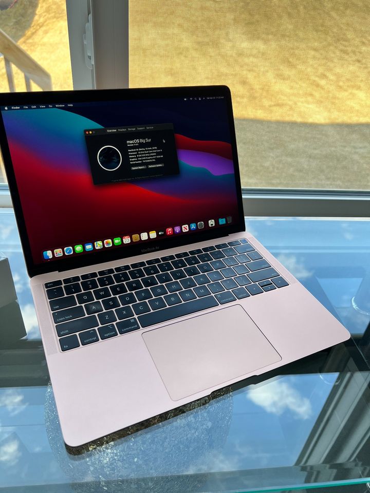 2019 Apple Macbook Retina 13" Rose Gold- Core i5 -Touch ID- 10/10 - thelaptopshop.ca
