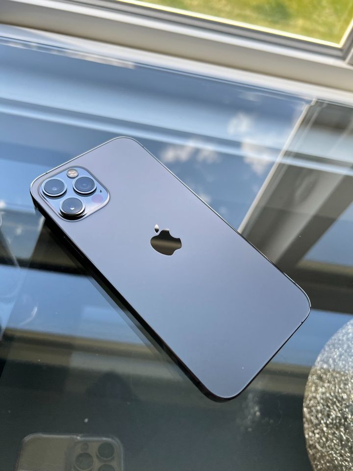 iPhone 12 Pro- Unlocked - Space Grey- 128 GB - Excellent Condition - thelaptopshop.ca