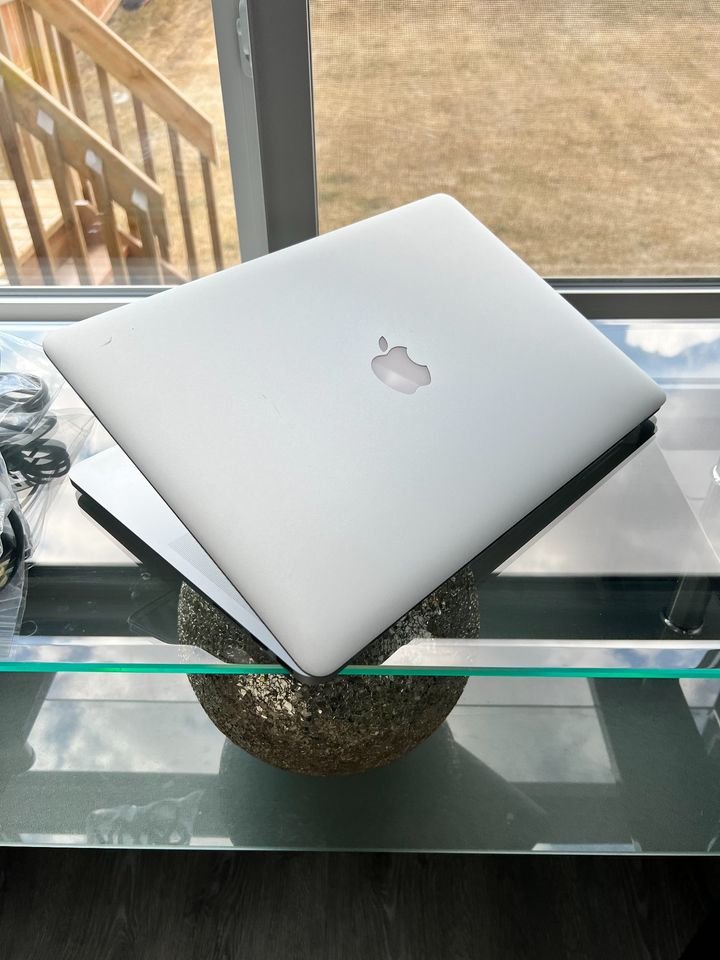 2014 Apple Macbook Pro Retina - 15.4"- Core i7 QUAD - 16GB Ram - thelaptopshop.ca