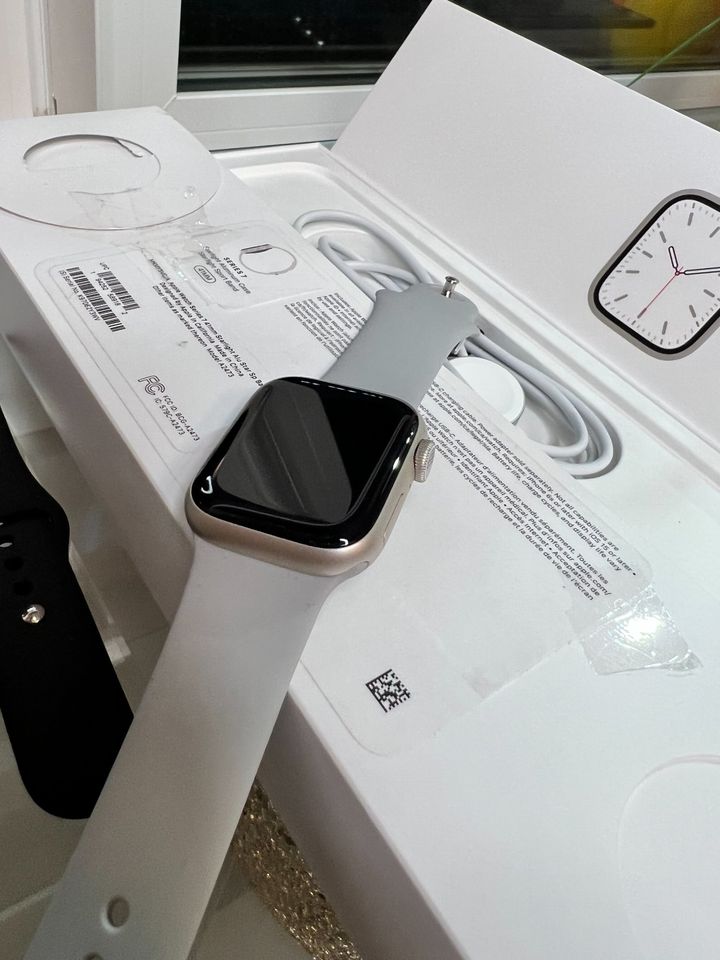 Apple Watch Series 7 (GPS) 41mm Starlight Aluminum Case +WARRANTY