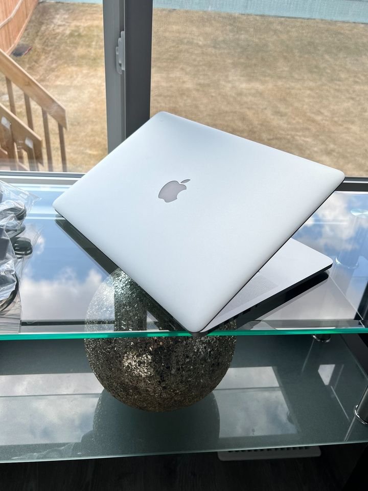 2014 Apple Macbook Pro Retina - 15.4