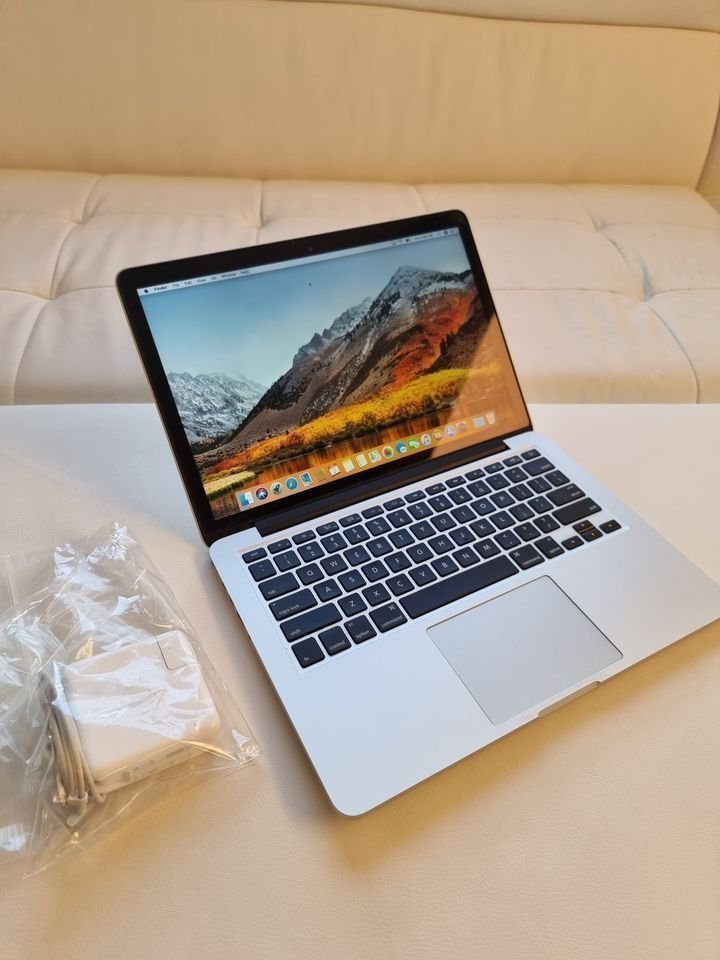 2015 Apple Macbook Pro Retina - Core i5 - 8GB Ram - thelaptopshop.ca