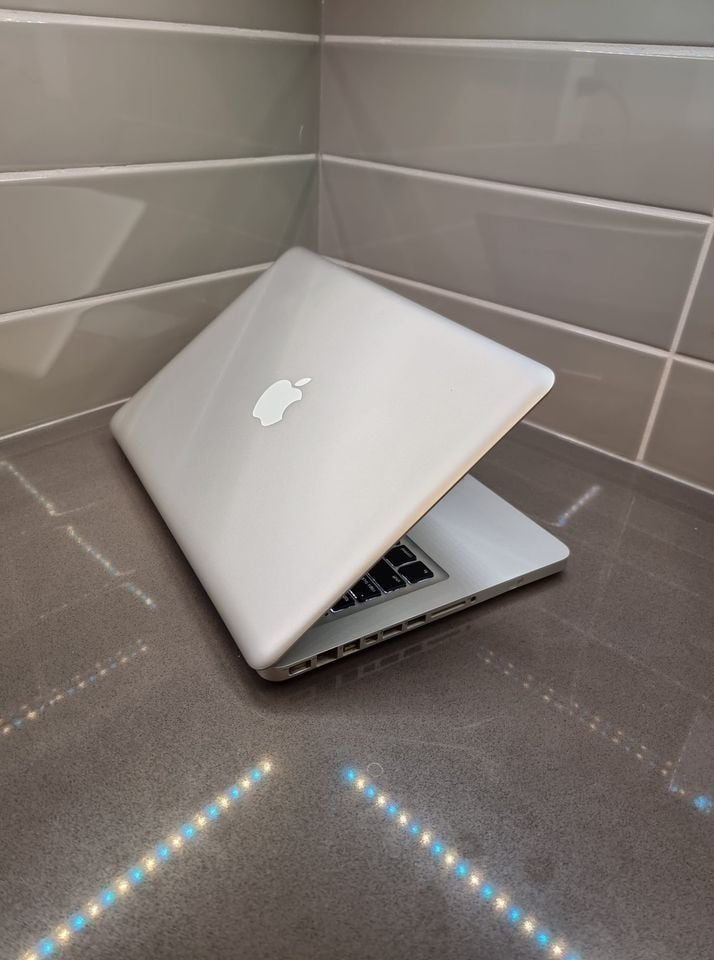 2012 Apple Macbook Pro 13" Intel Core i5 2.5 Ghz - 8 GB RAM- 256GB SSD - thelaptopshop.ca