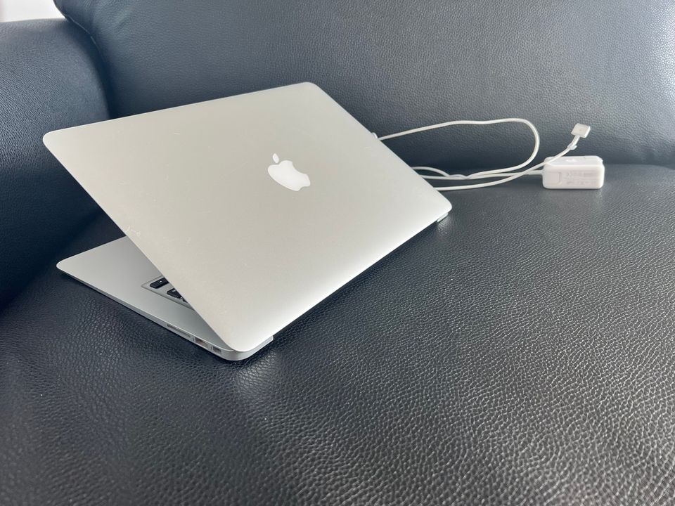 2013 Apple Macbook Air - 13.3"- Core i5 - 256GB SSD- Big Sur - thelaptopshop.ca