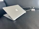 2013 Apple Macbook Air - 13.3"- Core i5 - 256GB SSD- Big Sur