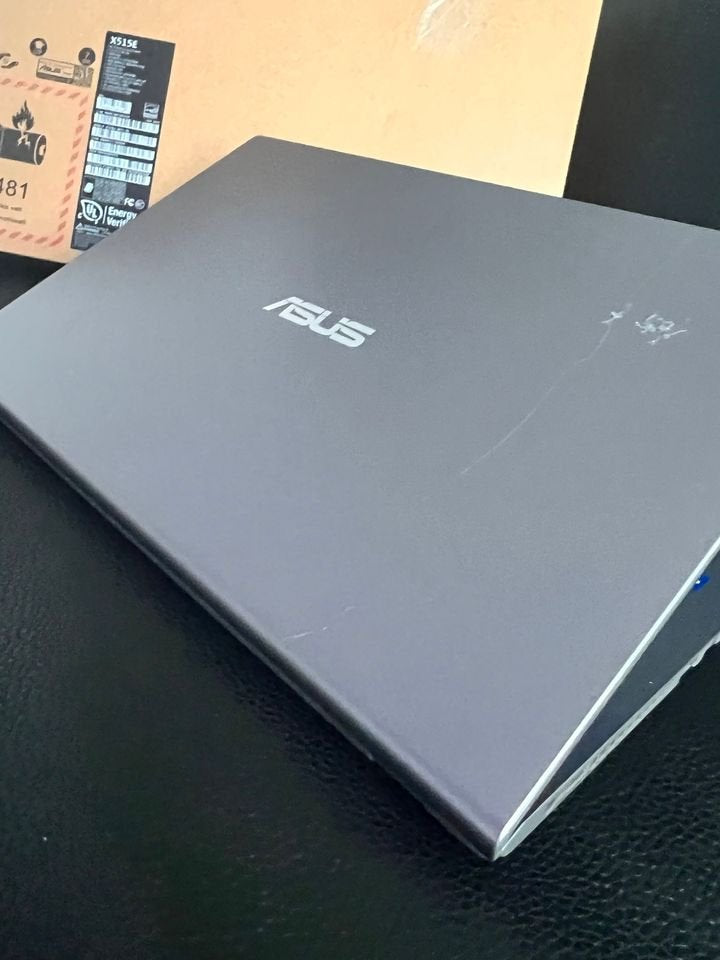 Mid 2022/ Asus Vivobook/ 11th Gen i7/16GB Ram/1TB SSD